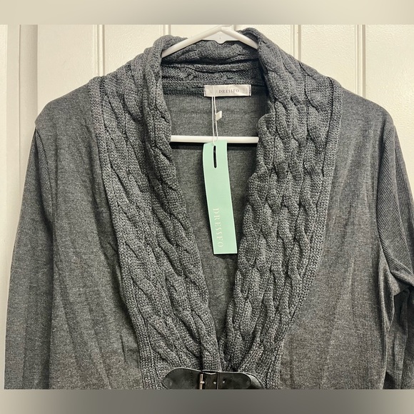 Women’s Dressfo gray knit cardigan sweater with belt closure. Size 8 - Picture 4 of 10